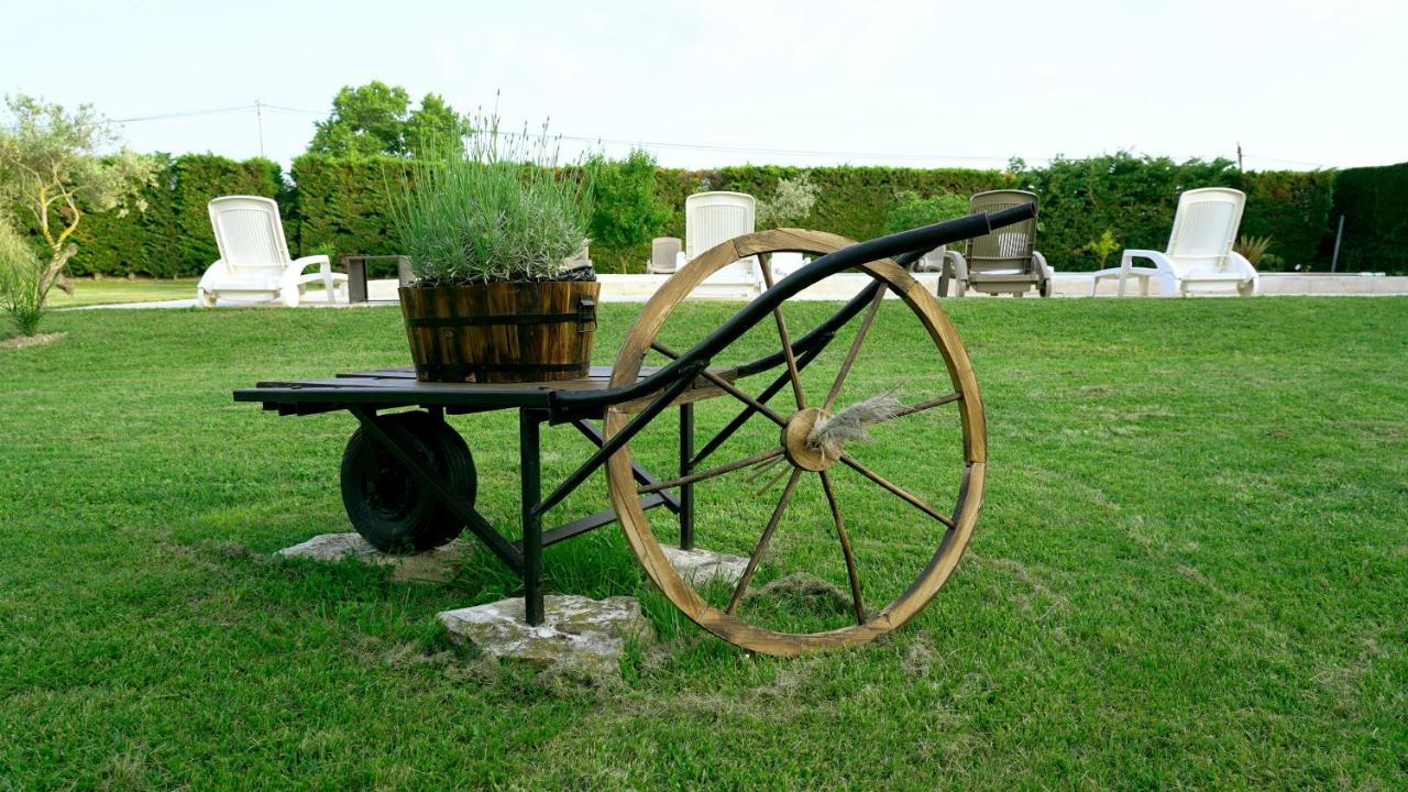 Chambres D'Hotes Le Saint Victor - Provence, Vaucluse Pernes-les-Fontaines Bagian luar foto