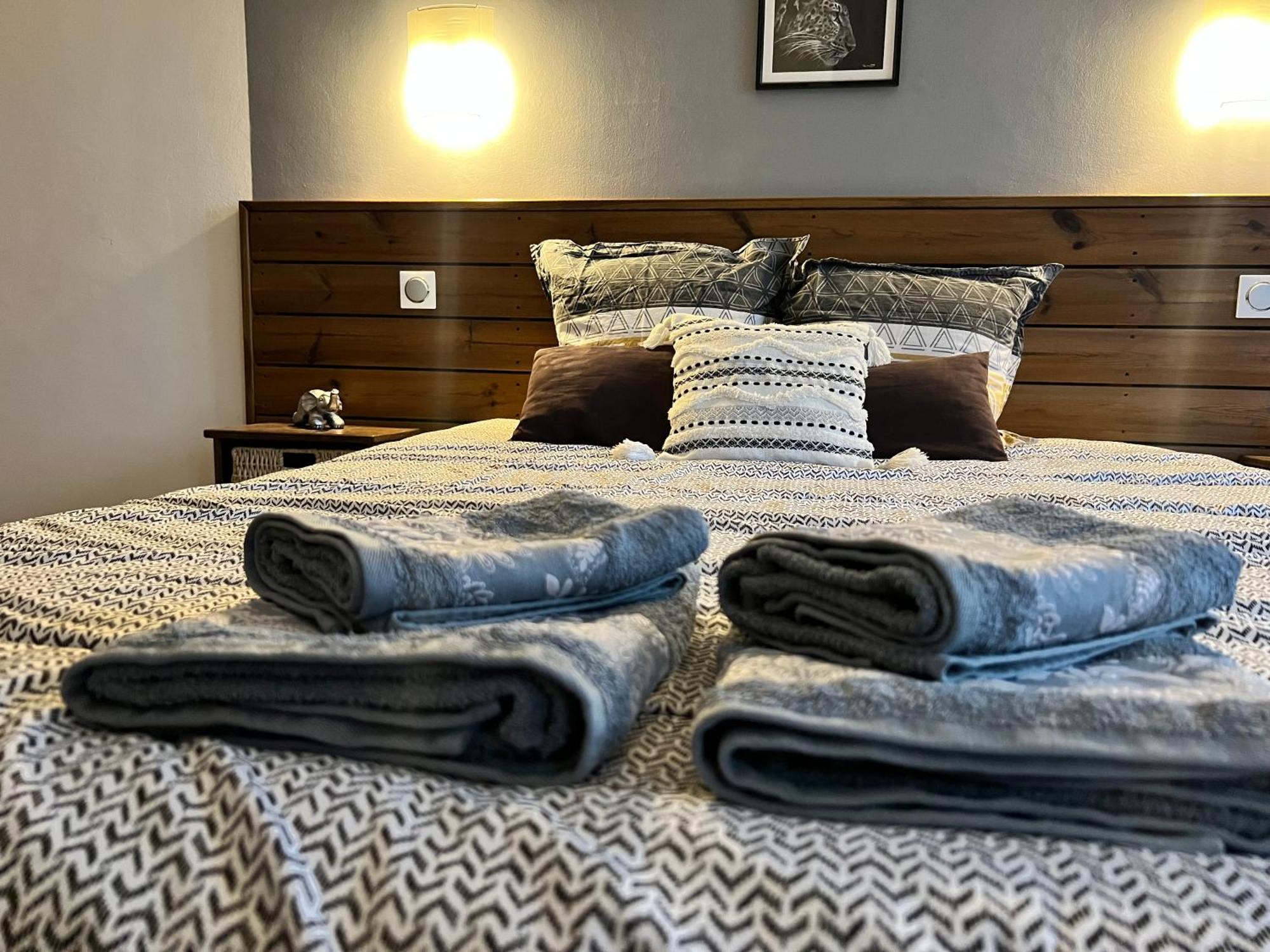Chambres D'Hotes Le Saint Victor - Provence, Vaucluse Pernes-les-Fontaines Bagian luar foto