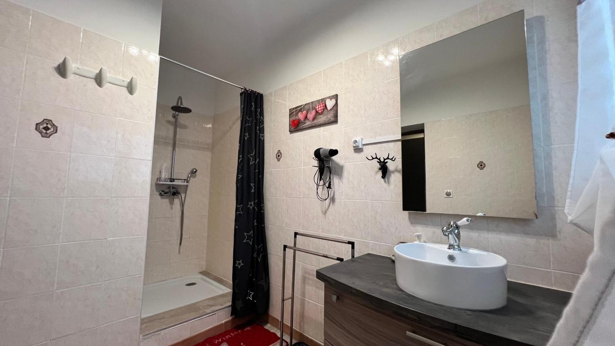 Chambres D'Hotes Le Saint Victor - Provence, Vaucluse Pernes-les-Fontaines Bagian luar foto