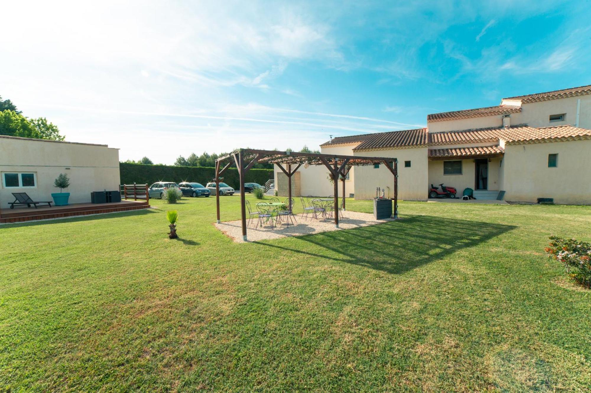 Chambres D'Hotes Le Saint Victor - Provence, Vaucluse Pernes-les-Fontaines Bagian luar foto
