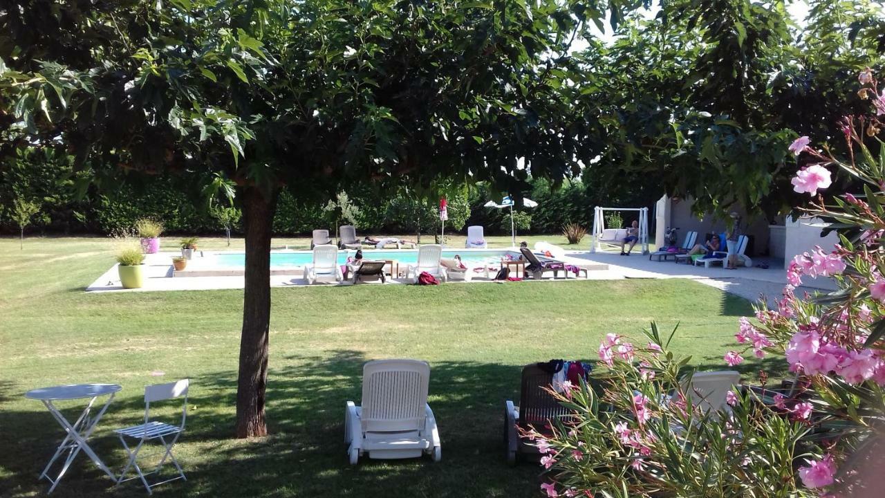 Chambres D'Hotes Le Saint Victor - Provence, Vaucluse Pernes-les-Fontaines Bagian luar foto